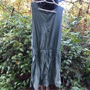 Last chance sale !!! The North Face women’s large sleeveless tank dress